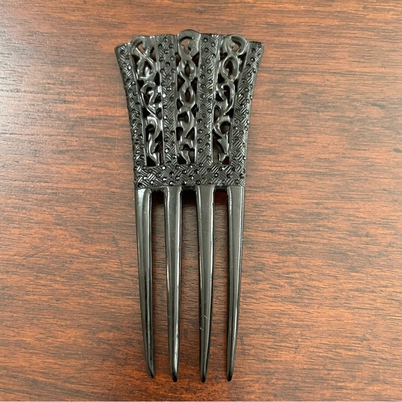 Vintage Mantilla Fan Comb with small black cut stones - Picture 2 of 7